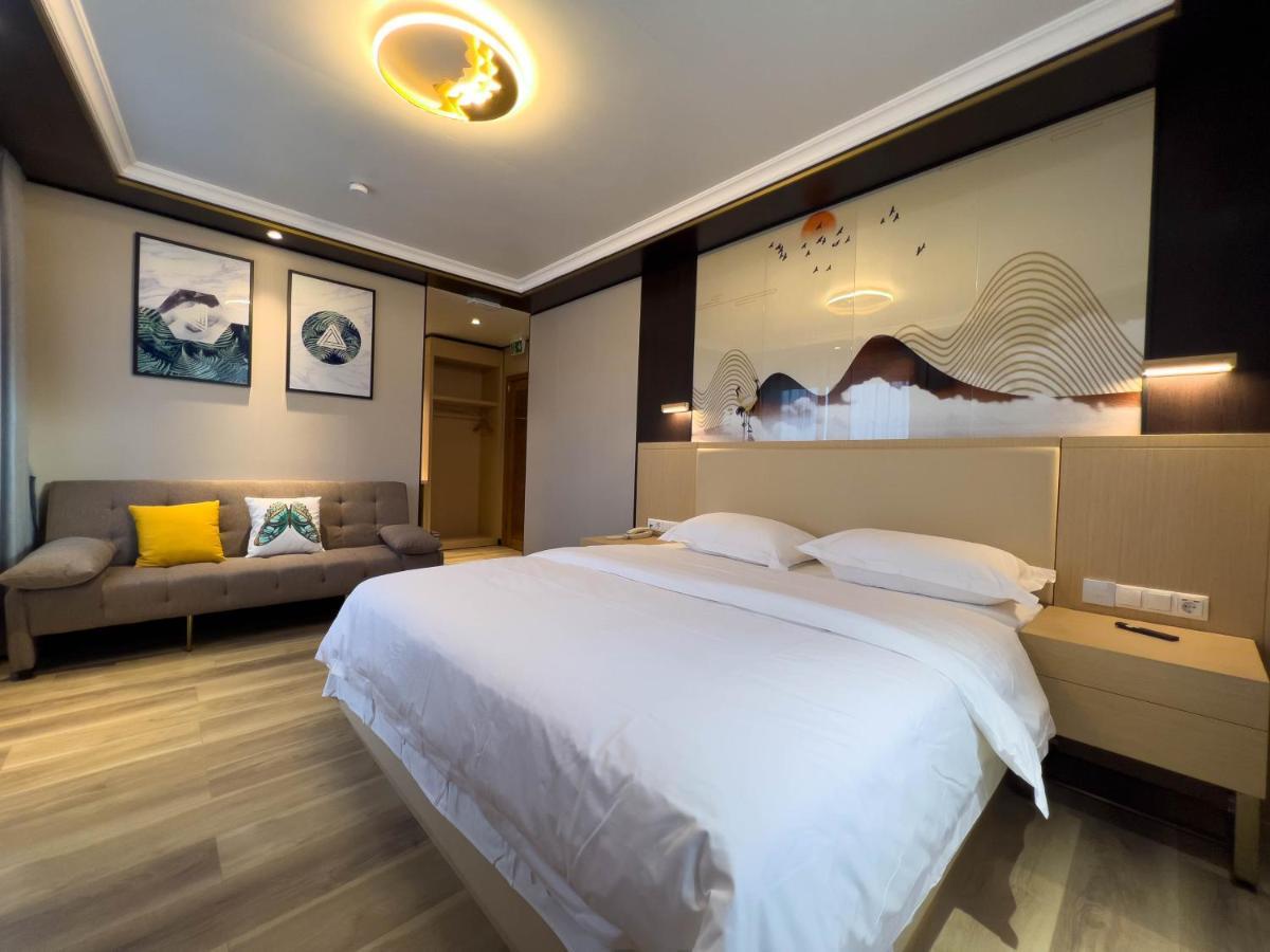 Mr.Liao Hotel Himberg Exterior foto