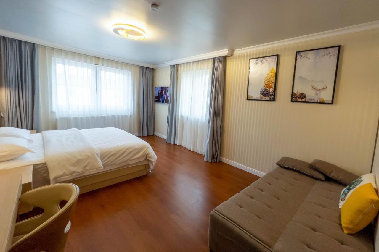 Mr.Liao Hotel Himberg Exterior foto